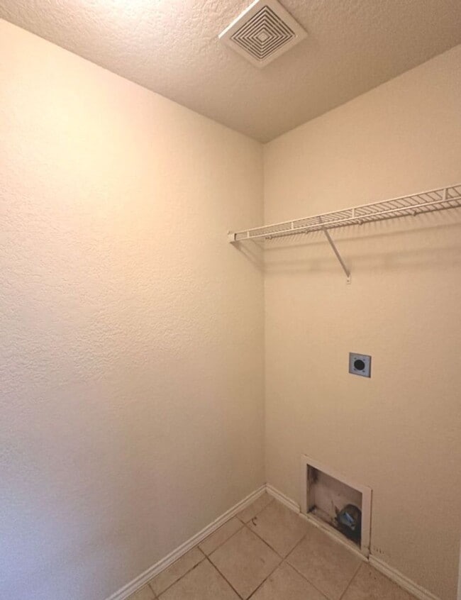 Building Photo - 3BED/2.5 HOUSE FOR RENT AVAILABLE NOW!