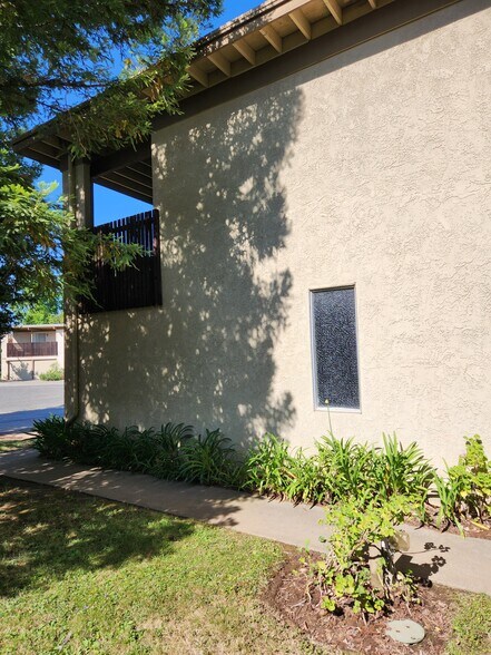 Building Photo - 6043 Leafwood Dr