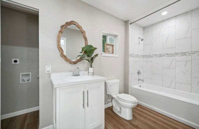 Building Photo - 1006 Center St