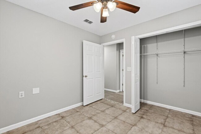 Building Photo - 2126 Center Way