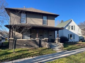 Building Photo - 1107 S Main St