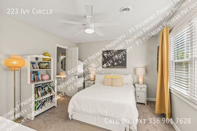 Building Photo - 223 Ivy Cir