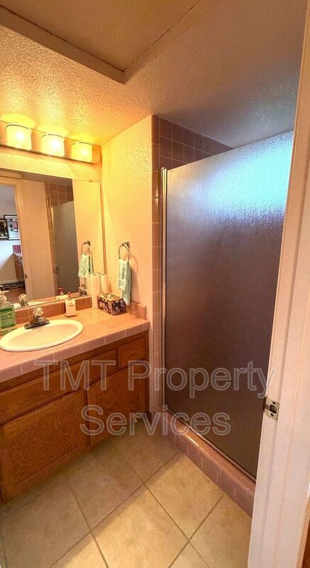 Building Photo - 2 Polvadera Ct