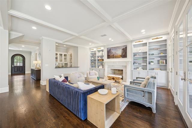 Building Photo - 6435 Glenrose Ct