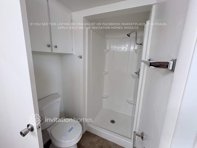 Building Photo - 1720 E Dana Ave