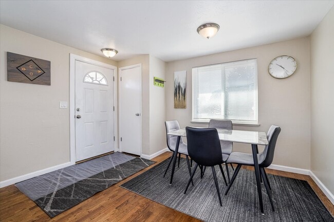 Dinning and Entry - 2819 W 3rd Ave