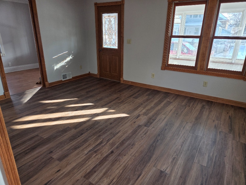 Building Photo - 2000 44th St