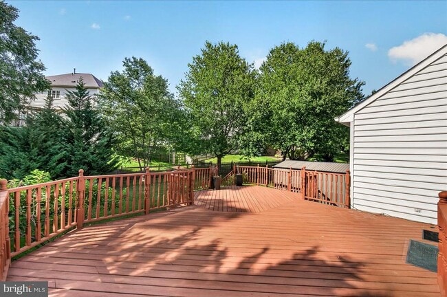 Building Photo - 6430 Bellevue Pl