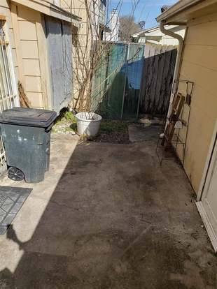 Building Photo - 12821 Clarewood Dr