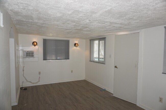 Building Photo - 4516 E Lester St