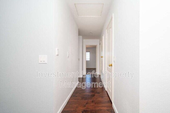 Building Photo - 39945 Temecky Way