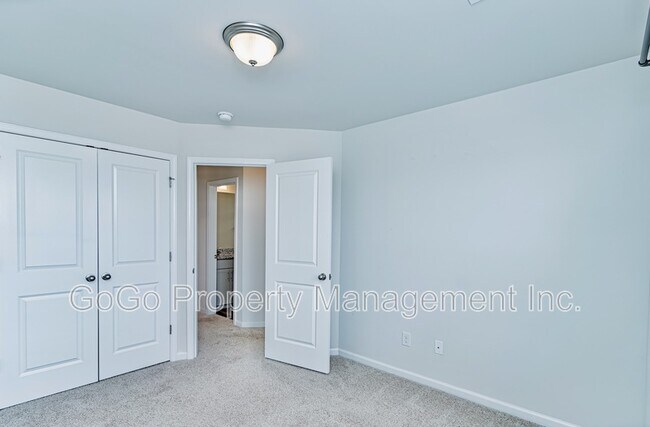 Building Photo - 412 Yellow Fox Rd