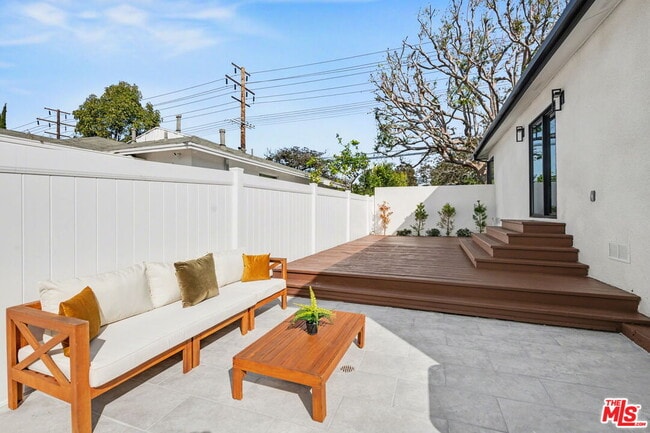 Building Photo - 2831 Overland Ave