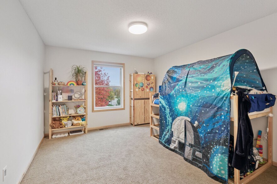 Building Photo - 10749 Falling Water Ln