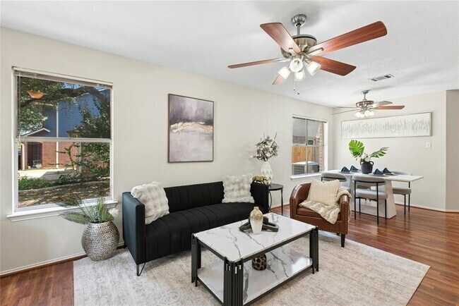 Building Photo - 8411 Glen Canyon Dr
