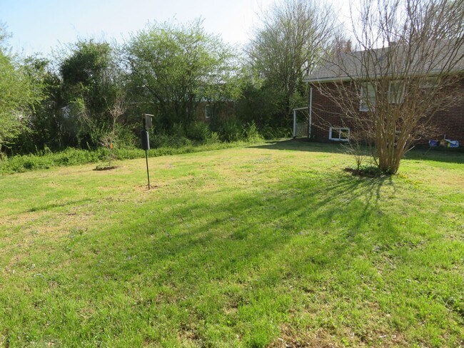 Building Photo - Meadowbrook Estates