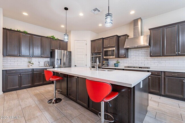 Building Photo - Charming 5-bed, 4.5-bath, 3 Car home with ...