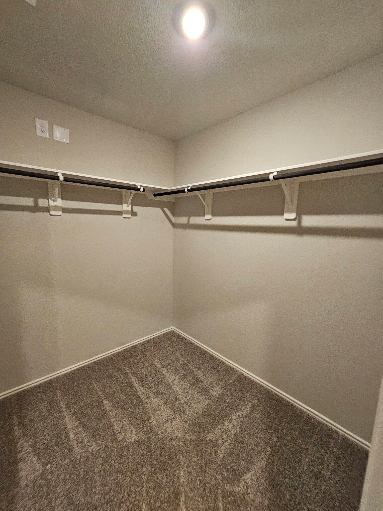 Building Photo - 26126 Halwell Manor Ln