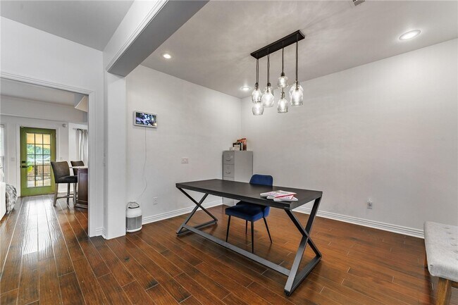 Building Photo - 6125 W Pleasant Pl