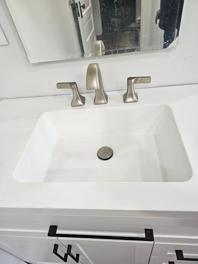 Building Photo - 920 N Church St