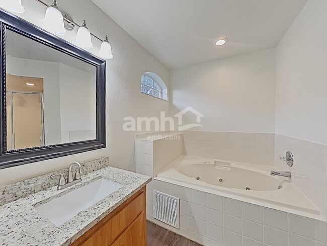 Building Photo - 3244 Sanoma Dr