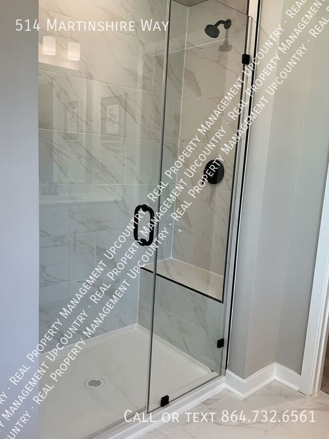 Building Photo - 514 Martinshire Way