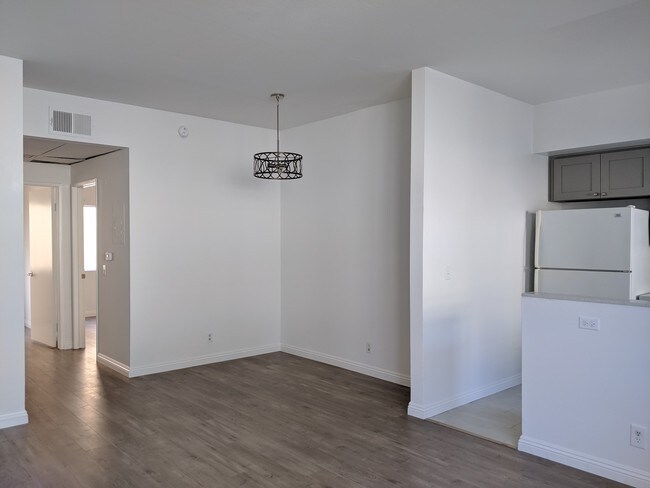 Building Photo - 2452 S Centinela Ave