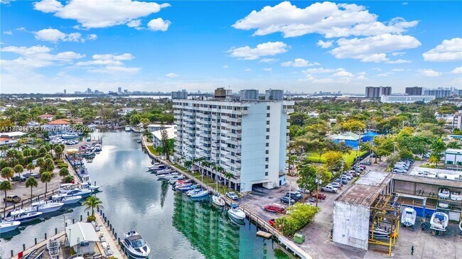 Building Photo - 13155 Ixora Ct