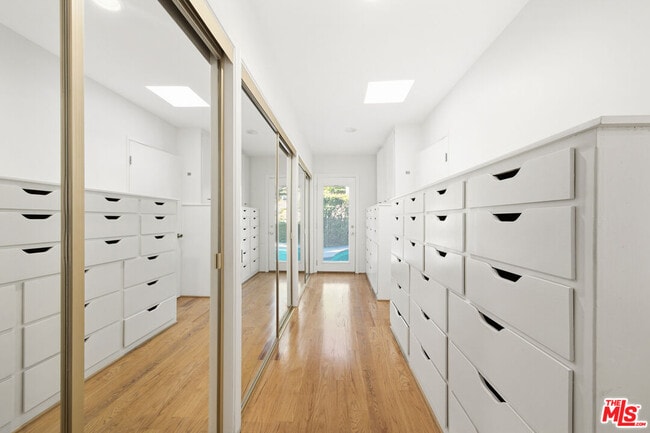 Building Photo - 8900 Alto Cedro Dr