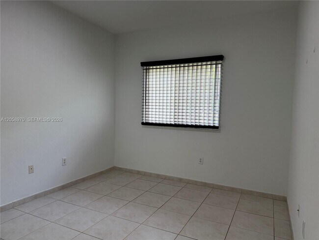 Building Photo - 7200 NW 114th Ave