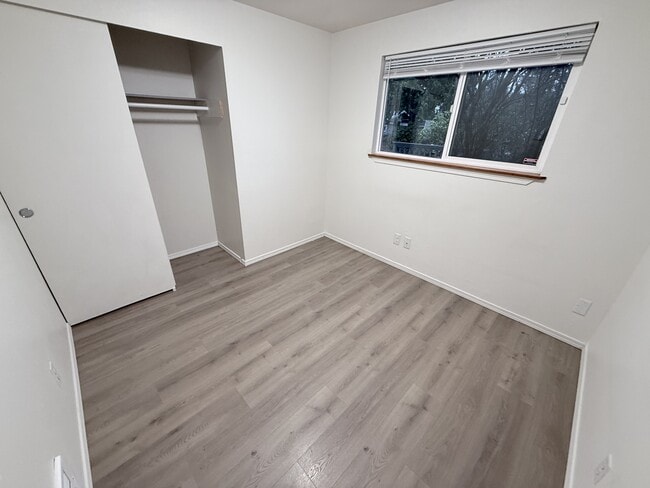 Building Photo - 10807 22nd Pl SE