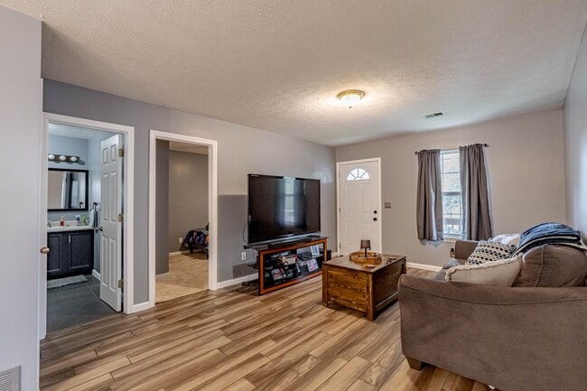 Building Photo - 511 Henry St