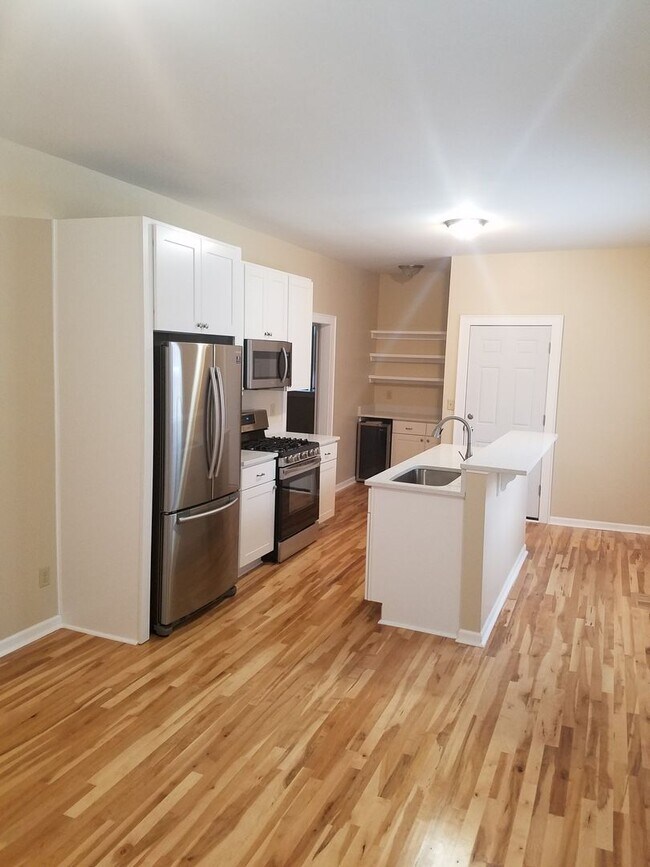 Building Photo - 524 E Wright St