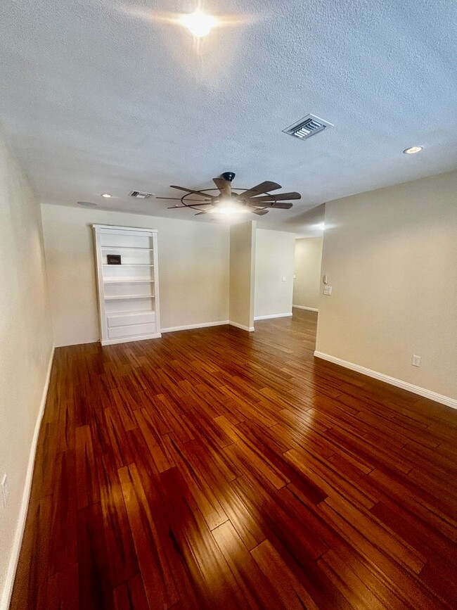 Building Photo - Beautifully Remodeled 3-Bedroom Home with ...