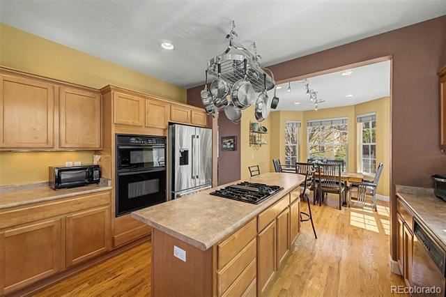 Building Photo - 2745 Xanthia St