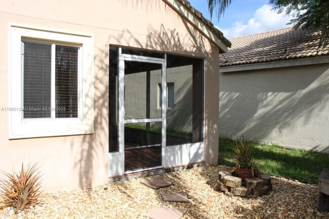 Building Photo - 1084 Golden Cane Dr