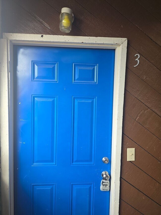 Building Photo - 932 N Belvedere Ave