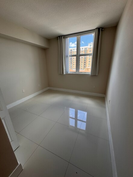 Building Photo - 117 NW 42nd Ave