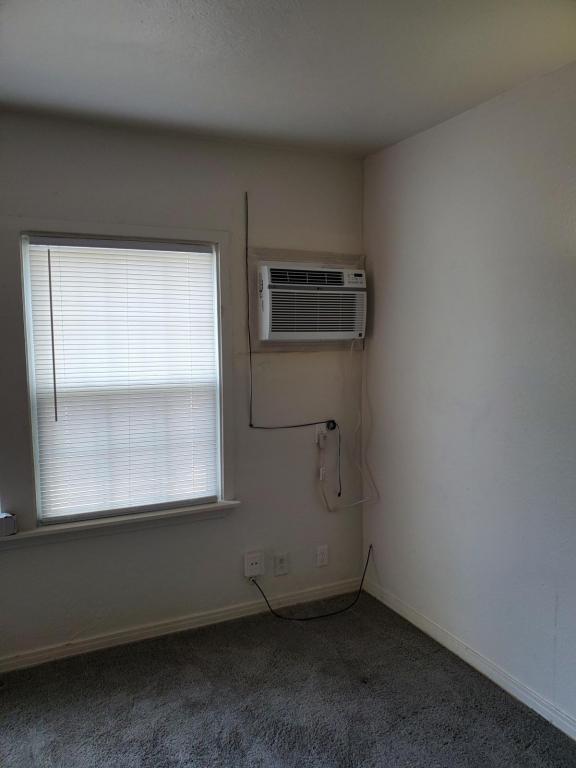 Building Photo - 2600 43rd St Sacramento 95817
