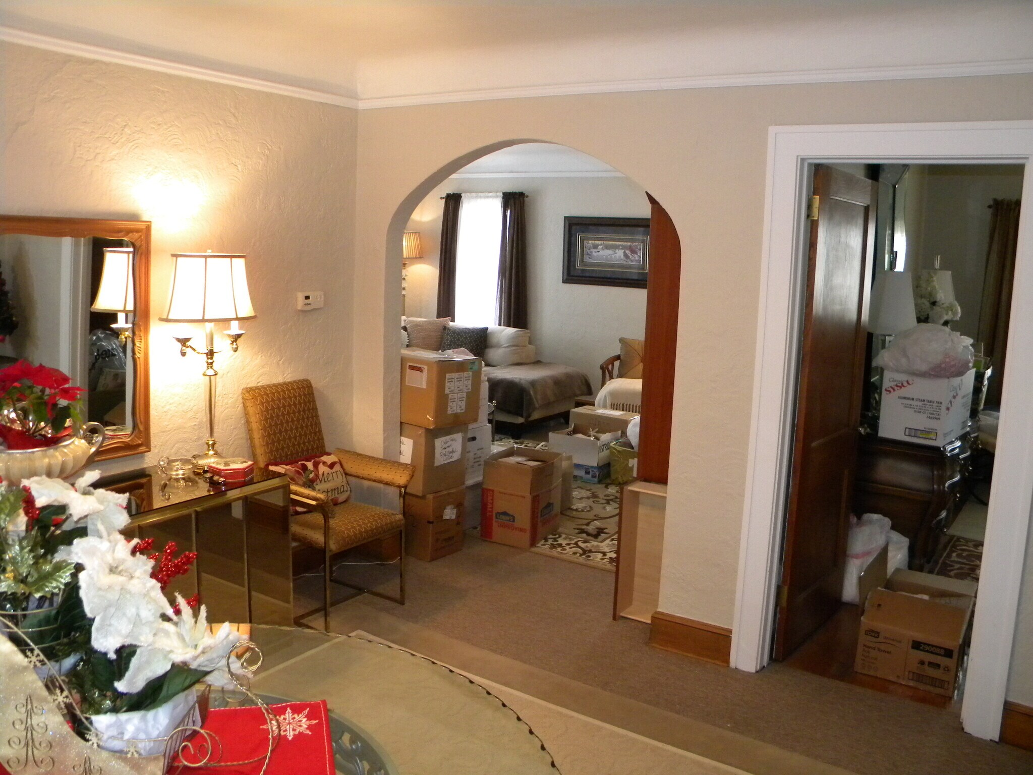Archway to dining room - 1220 20th St