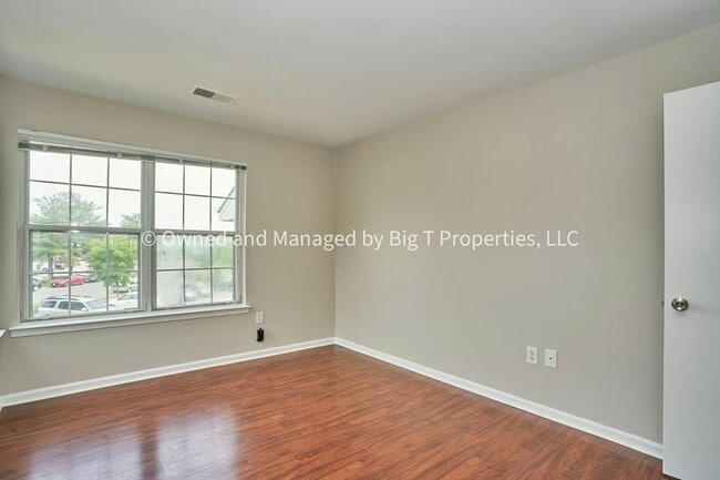 Building Photo - 1bd/1ba in Cluster of Woodlawn Alexandria