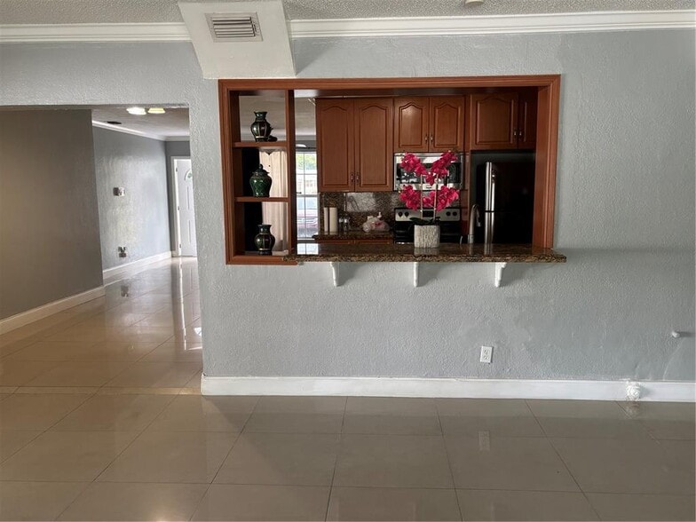 Building Photo - 6881 SW 6th St