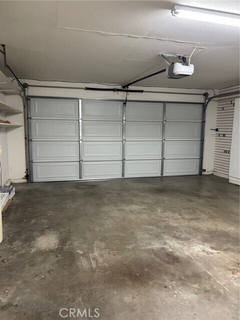 Building Photo - 136 N Lohrum Ln