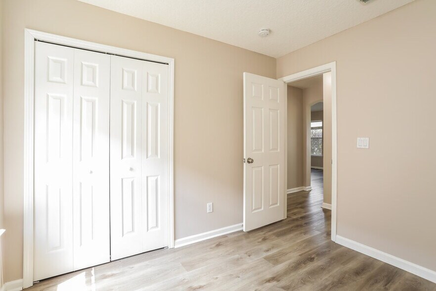 Building Photo - 3899 Pebble Brooke Circle South