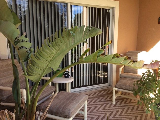 Building Photo - 550 Florida Club Blvd