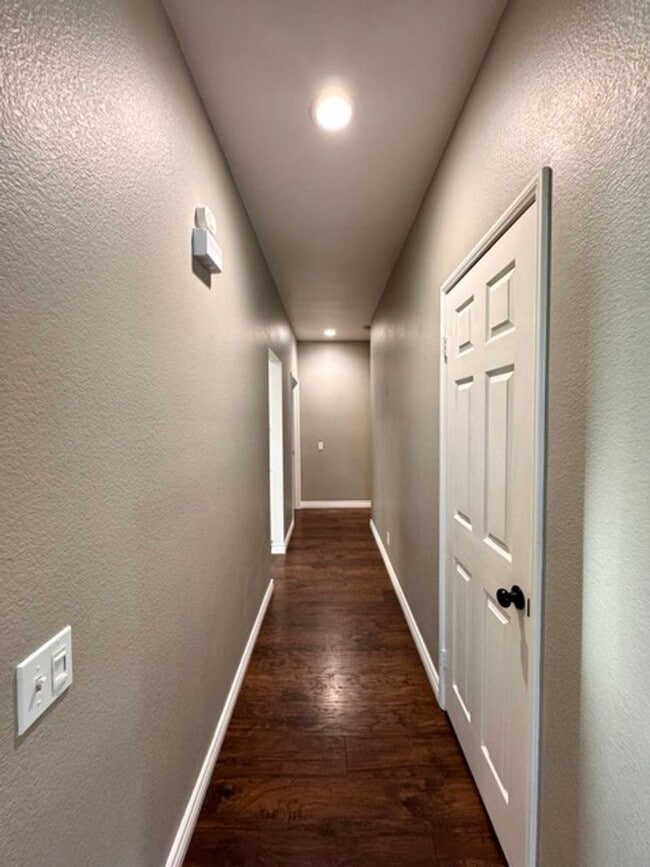 Building Photo - Bright and Open 3 Bedroom Home in Murrieta...