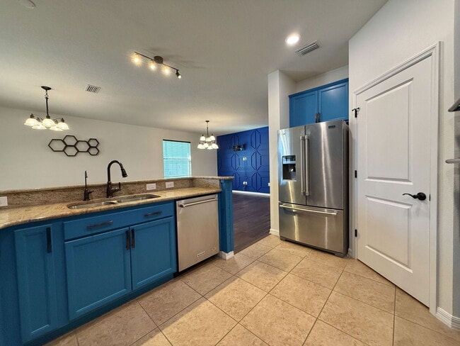 Building Photo - 10551 Park Meadowbrooke Dr