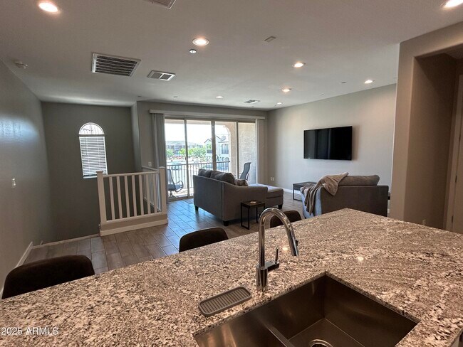 Building Photo - 4073 E Amoroso Dr