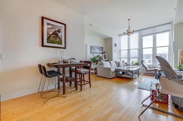 Building Photo - 1125 Maxwell Ln