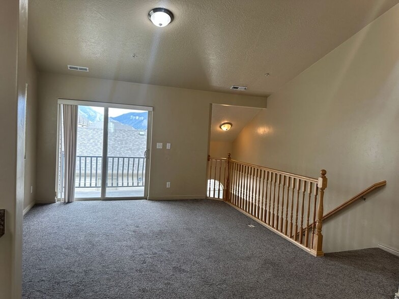 Building Photo - 488 S 2550 W